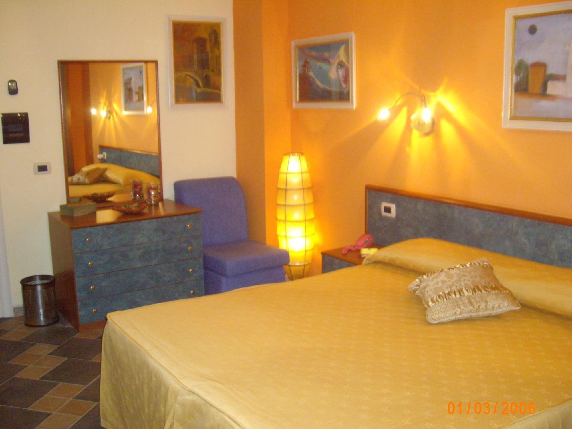 Hotel Blumentag Паола Экстерьер фото
